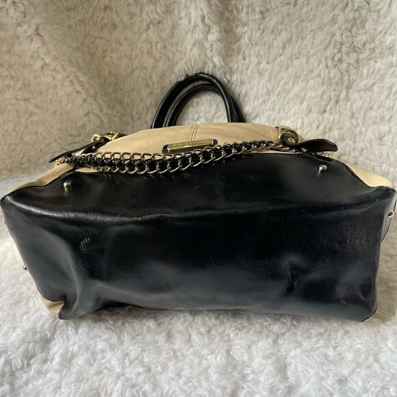 Steve Madden Vegan leather Beige& black Satchel/shoulder bag gold tone hardwares - Picture 4 of 12